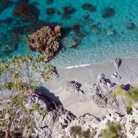 Отель L'oasi Di Riaci (adults Only)