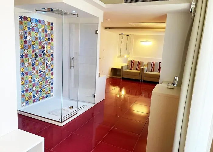 מלון L'oasi Di Riaci (adults Only) סנטה דומניקה