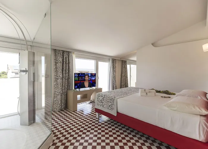 L'oasi Di Riaci (adults Only) מלון סנטה דומניקה