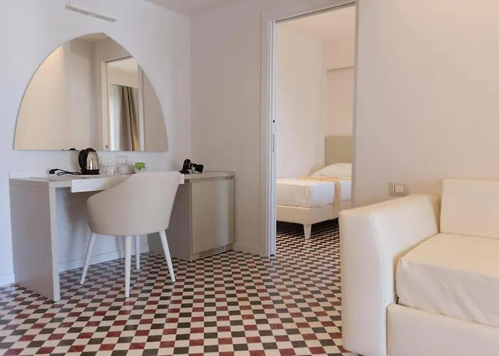 L'oasi Di Riaci (adults Only) מלון סנטה דומניקה