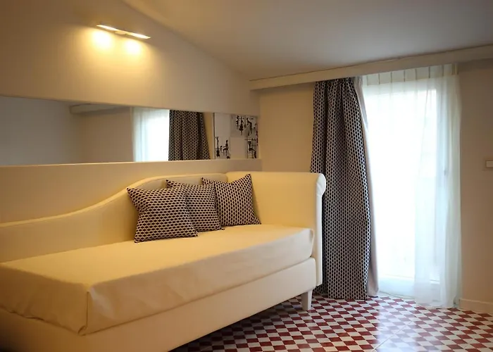 L'oasi Di Riaci (adults Only) מלון סנטה דומניקה